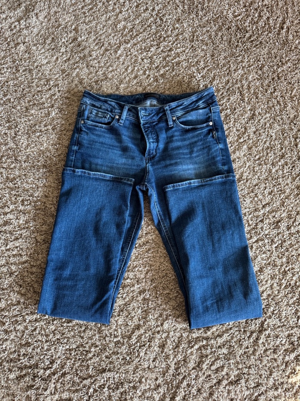 Women’s Silver Jeans Relaxed Dark Blue Denim.    30 x 33